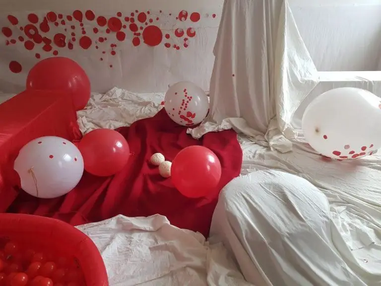 Espacio de juego libre inspirado en la artista Yayoi Kusama