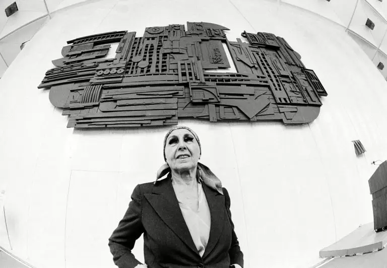 mujeres artistas louise nevelson