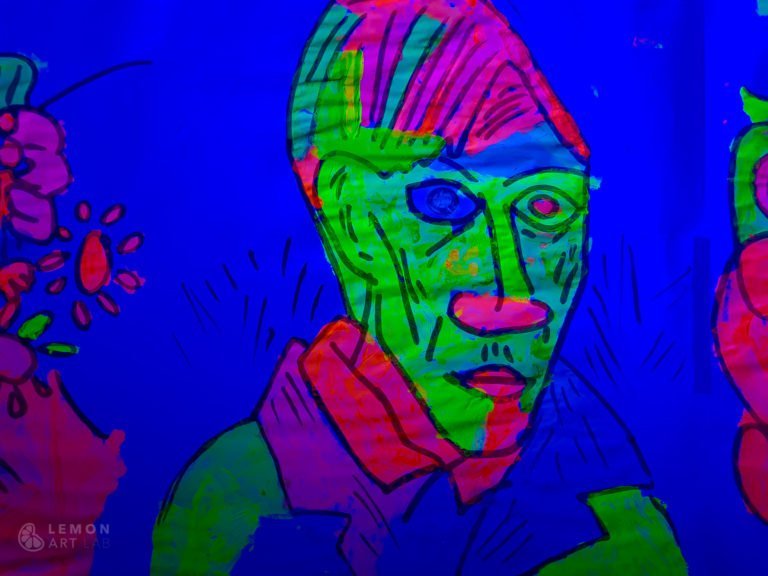 retrato de Picasso con pintura flúor