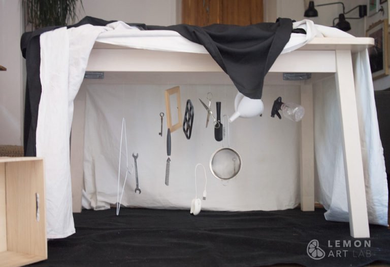 Objetos corrientes crean una instalación artística