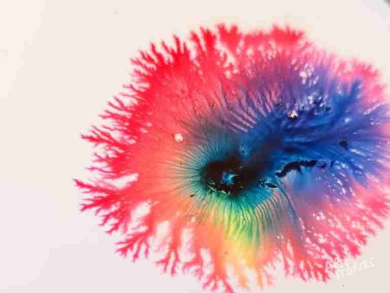 Fantásticos fractales_Art Stories 2022 detalle fractal arcoiris (CON logo)